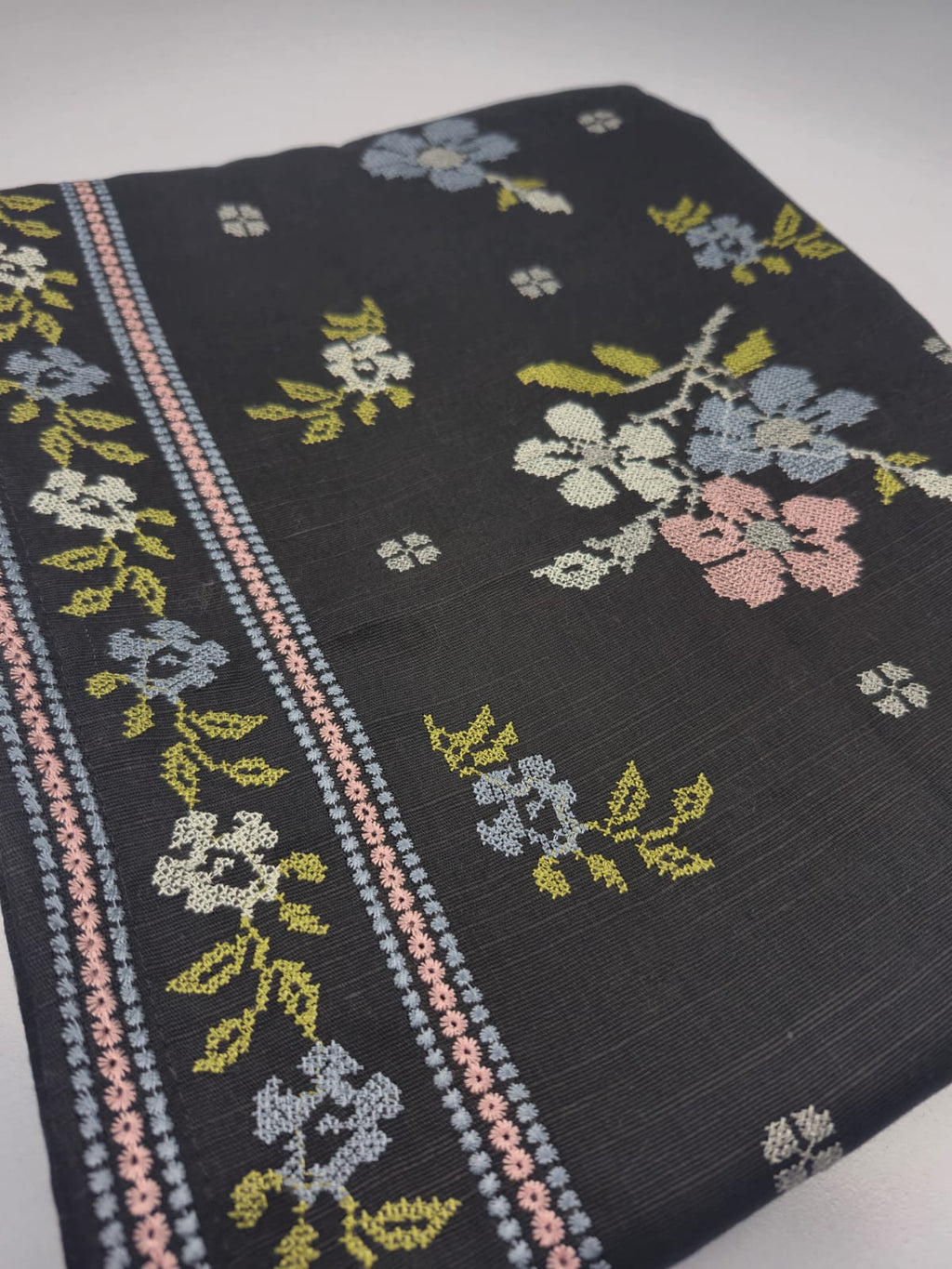 Aks-e-Bahar Embroidered Shawl