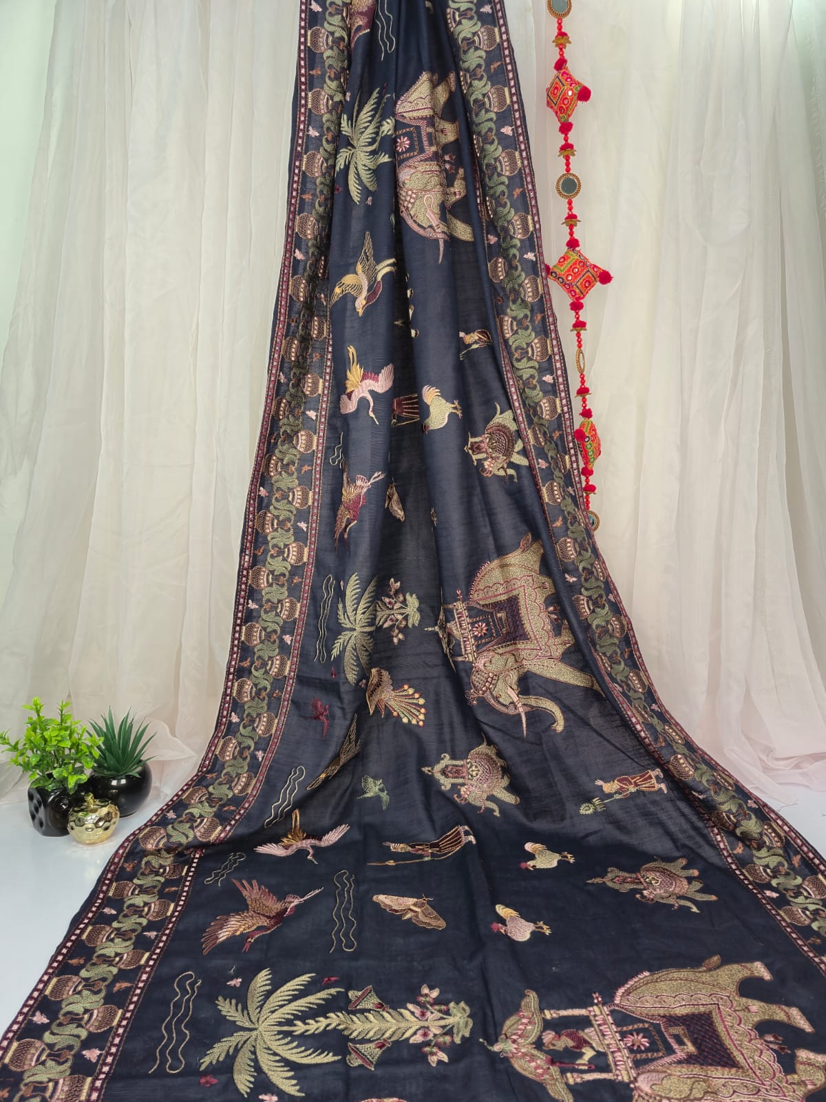 Darbaar-E-Khaas Embroidered Shawl