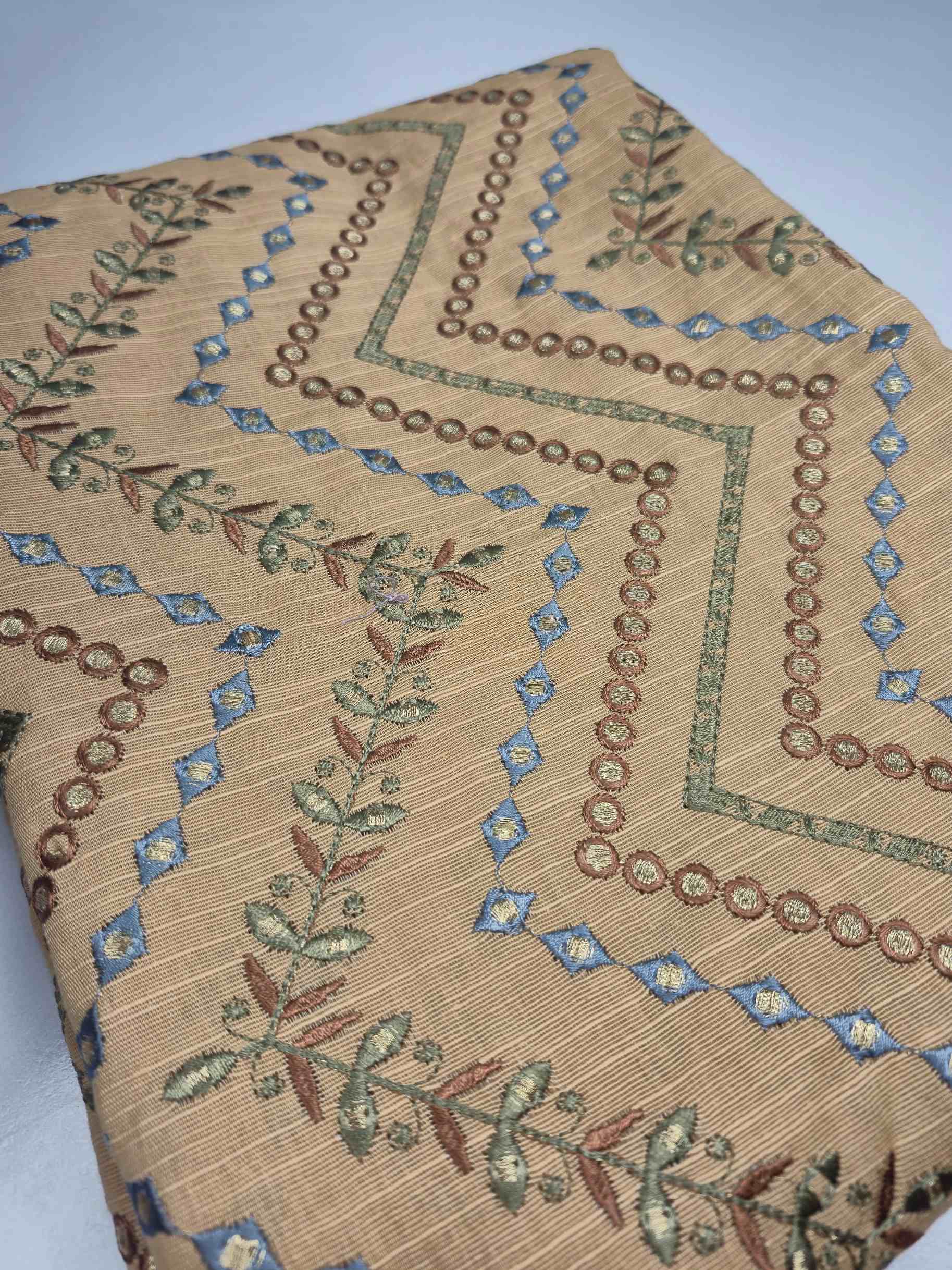 Mahtab-e-Khaas Embroidered Shawl