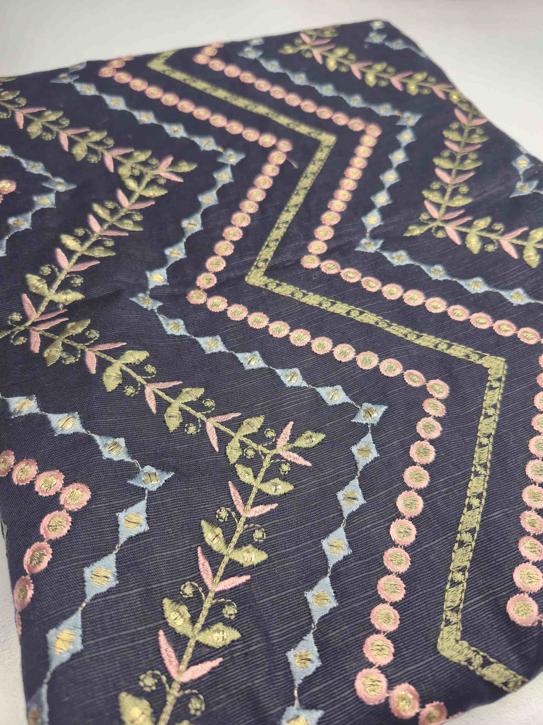 Mahtab-e-Khaas Embroidered Shawl