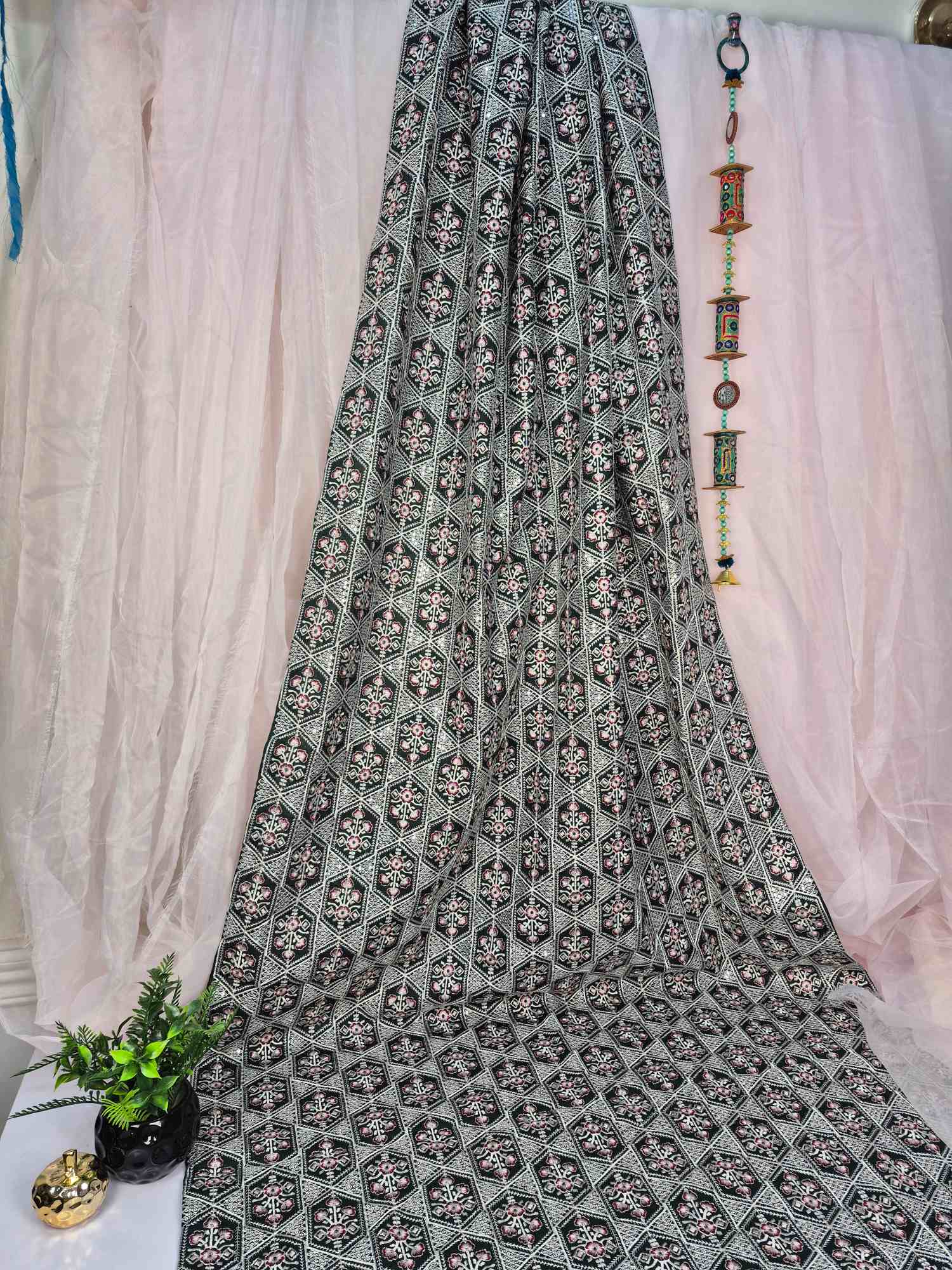 Zarkash-e-Gull Embroidered Shawl